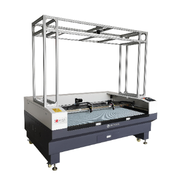 商標(biāo)輔料激光切割機(jī)